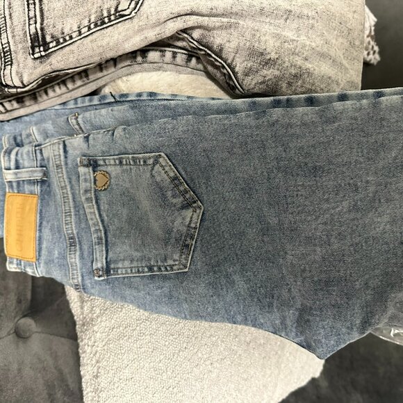 Chipre Denim Golden, Ethos, Dharma, Gunas, Kayros & Nina - Picture 6 of 15